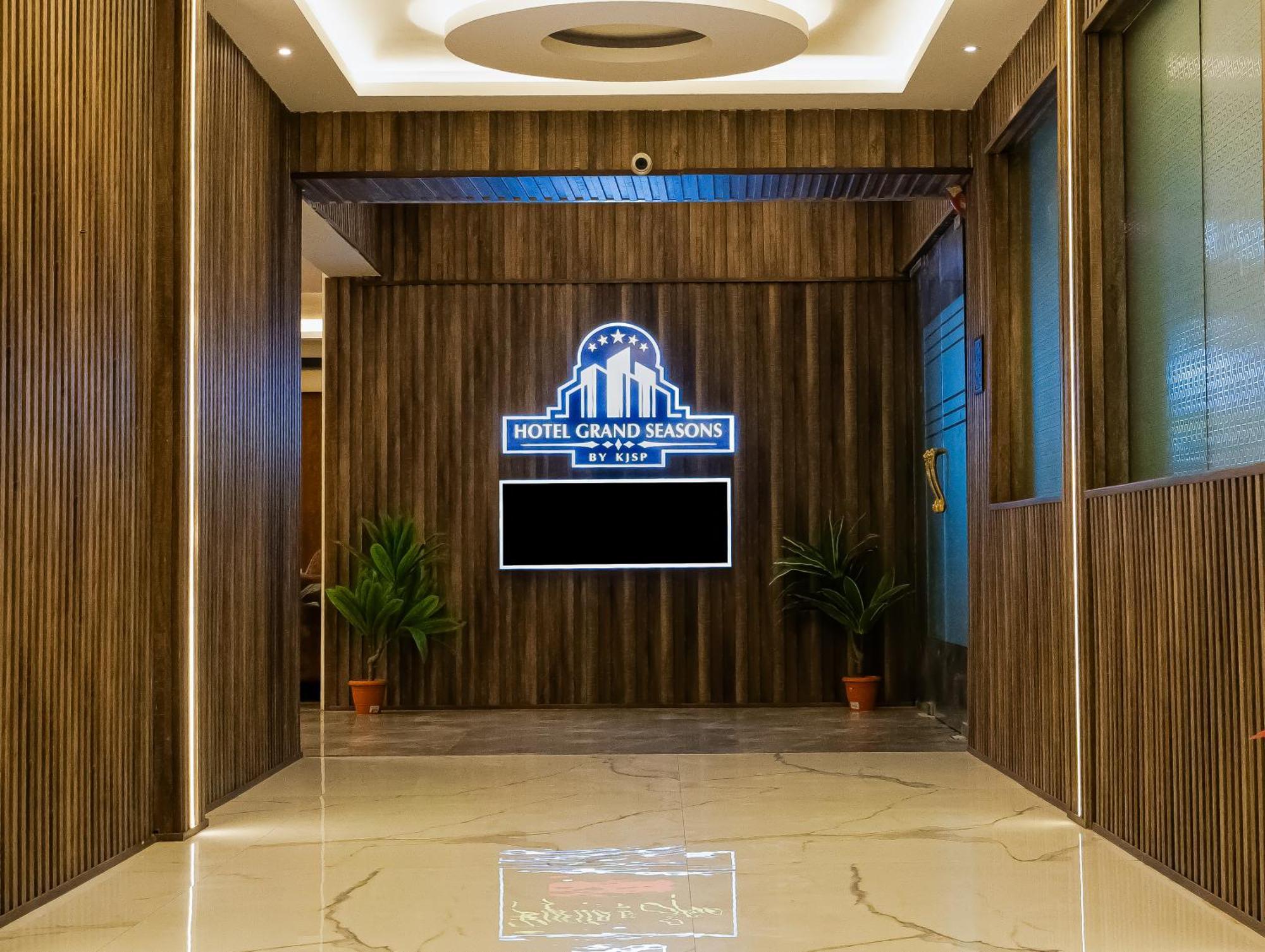 Hotel Grand Seasons- Navi Mumbai Kültér fotó